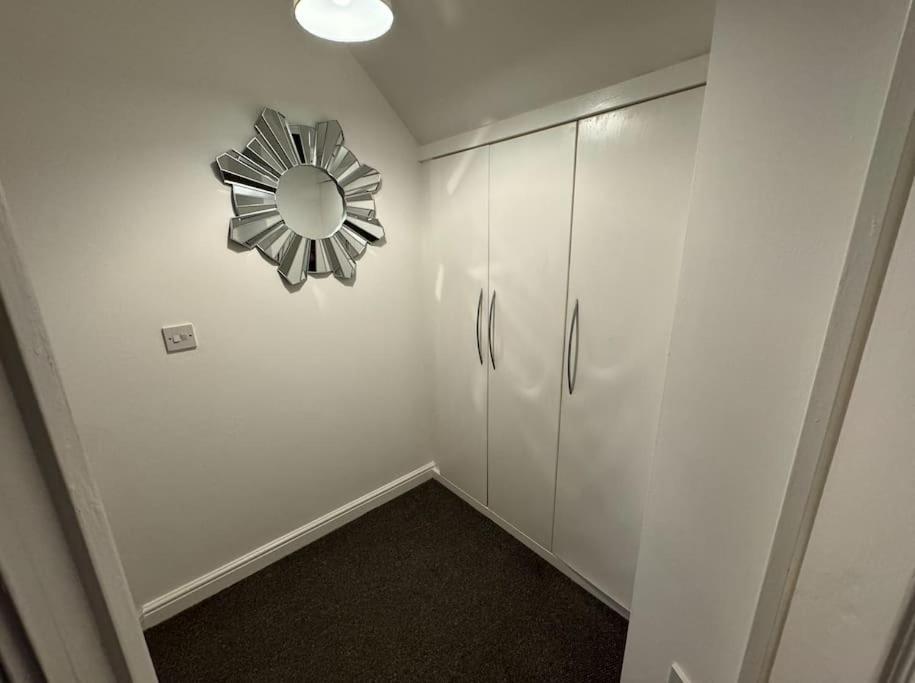 Modern Townhouse - 3 Bed 2.5 Bath 2 Private Gated Parking Villa Wellingborough Exterior photo