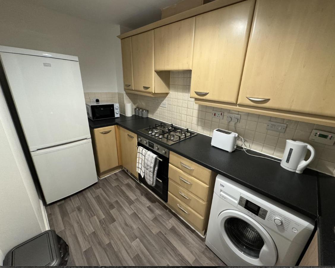 Modern Townhouse - 3 Bed 2.5 Bath 2 Private Gated Parking Villa Wellingborough Exterior photo